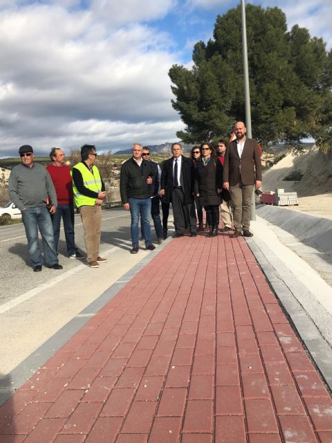La Comunidad aumenta la seguridad de los vecinos de Albudeite con la construcción de un paseo peatonal en la vía que enlaza con el cementerio