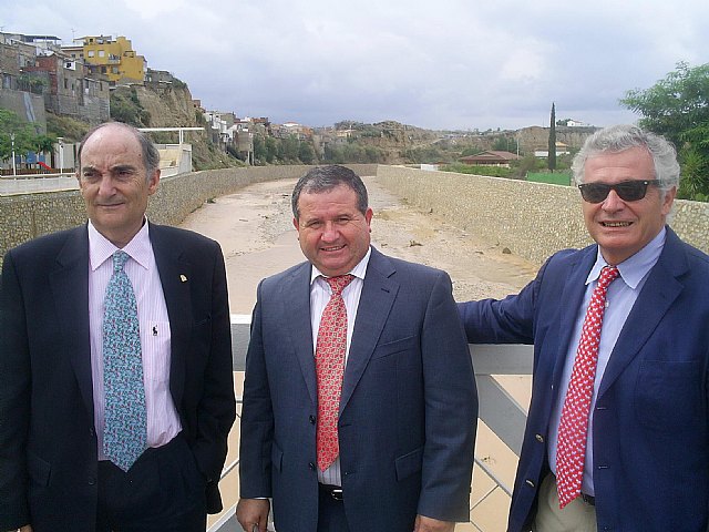 Las obras de acondicionamiento del río Mula se inauguran aguantando perfectamente la riada