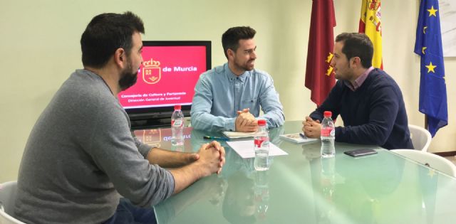 Reunión de trabajo, con la presencia del Director General de Juventud y el Concejal de Juventud de Albudeite