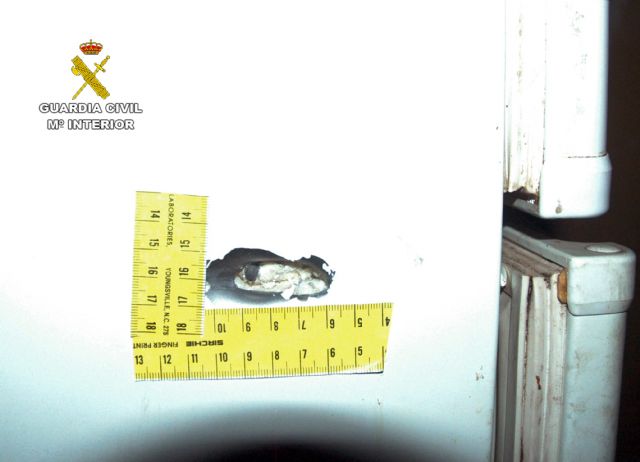 La Guardia Civil detiene a dos individuos que presuntamente dispararon con un arma corta contra el domicilio de un vecino de Albudeite