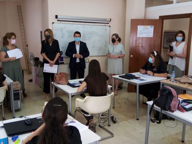 Diez jóvenes en desempleo de Albudeite se forman en gestión administrativa con un programa del SEF