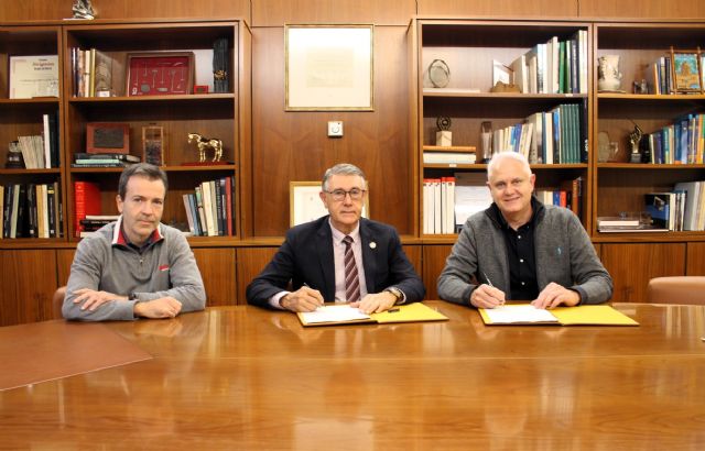 La CHS firma un convenio de colaboración con el Ayuntamiento de Albudeite