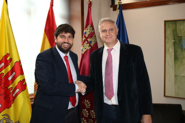 El presidente Fernando López Miras recibe al alcalde de Albudeite